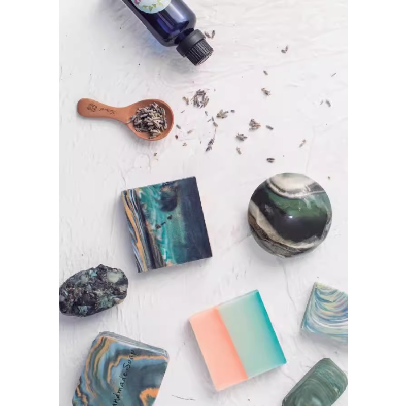 에센셜 오일을 사용한 DIY 향기로운 비누 만들기 책: - Soap Making Books 리뷰 및 가격